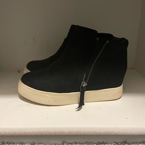 Wedge heel sneaker